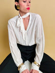 Camicia in seta bianca con strass ricamati 