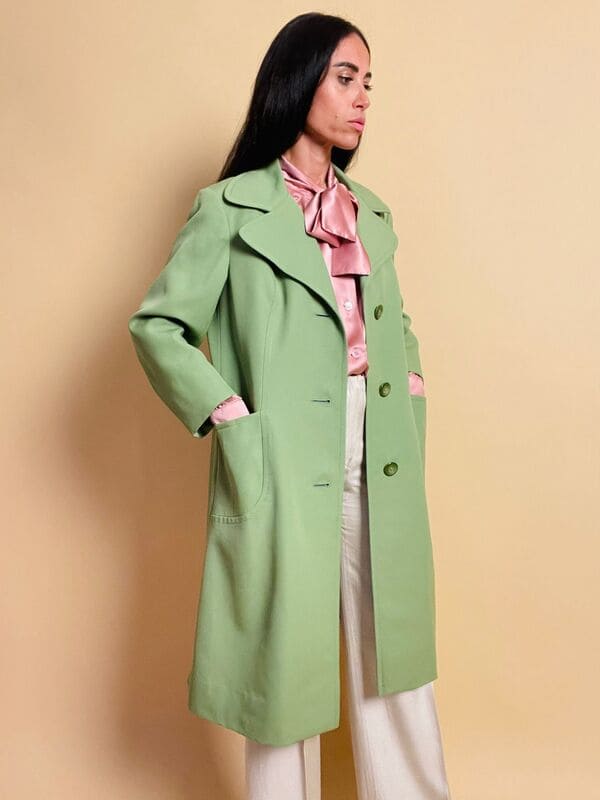 Light coat verde pistacchio