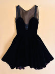 Mini dress sartoriale in velluto nero e organza