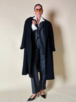 Cappotto doppiopetto oversize in lana nera
