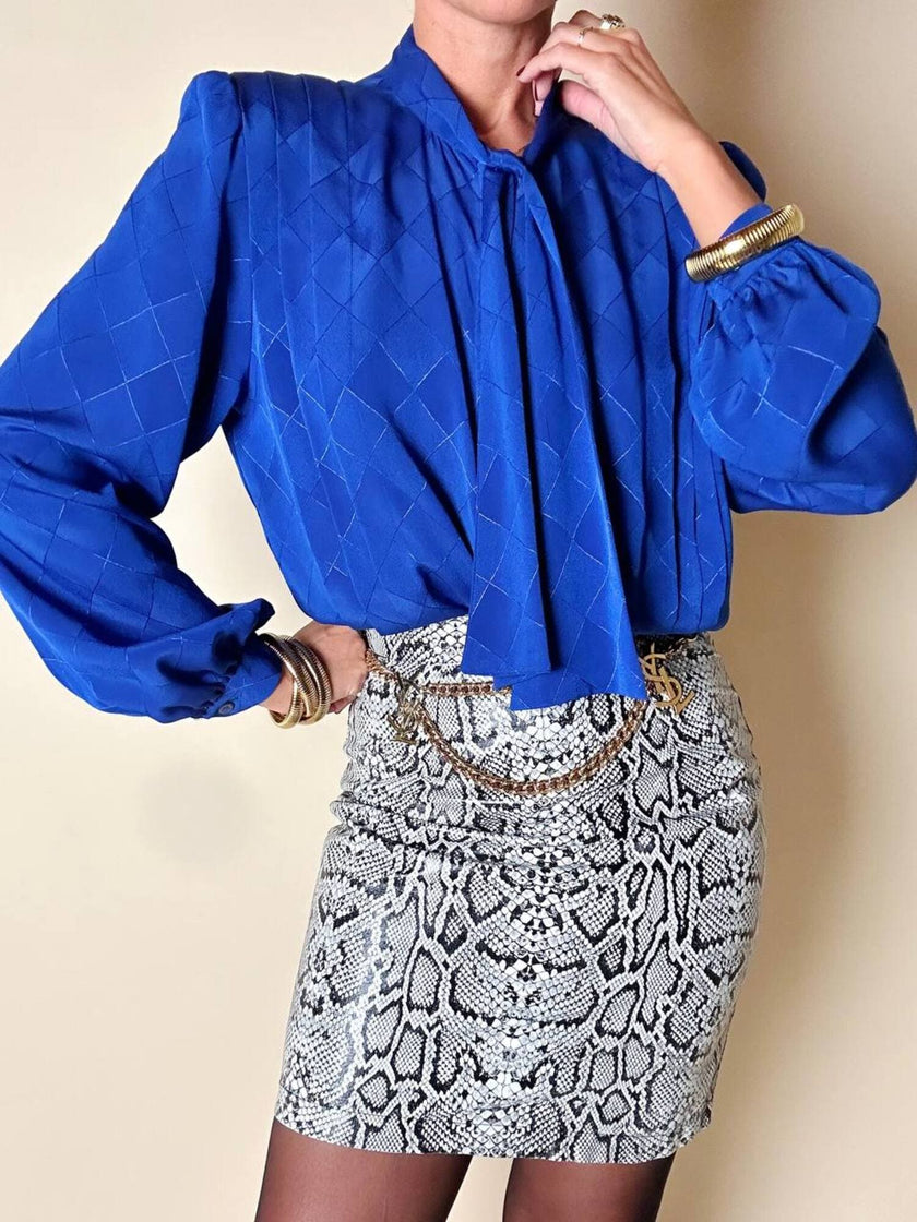 Camicia vintage Tricosa Paris in tessuto jacquard operato a losanghe bluette con nastro al collo