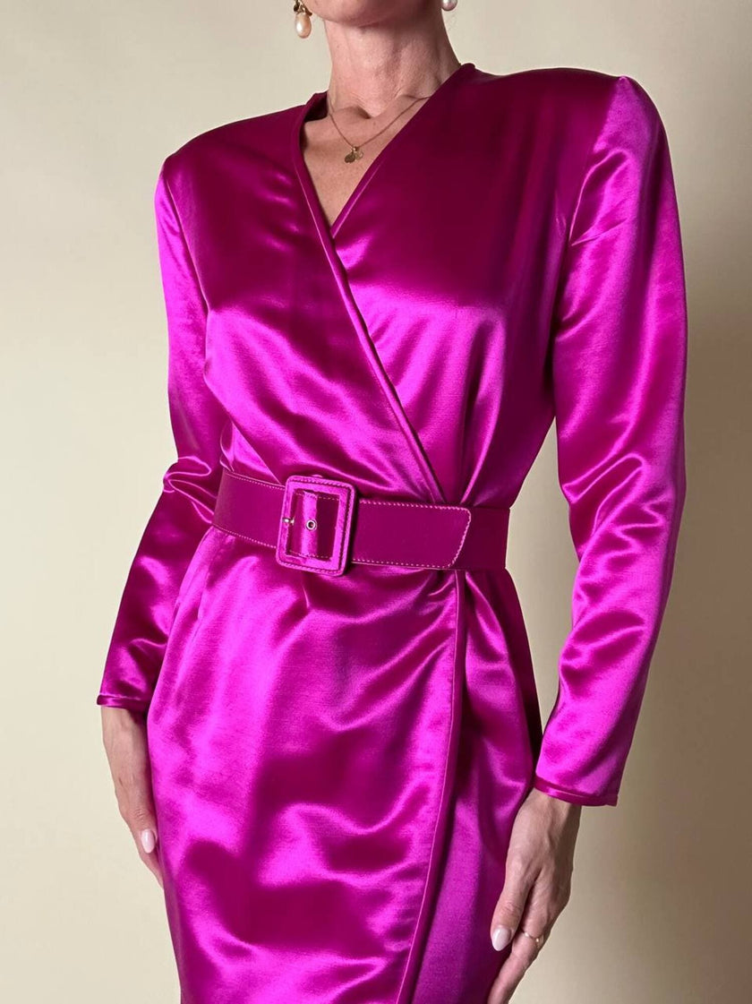 Wrap dress in raso ciclamino con cintura in coordinato “Sartoria Oriana Neri”