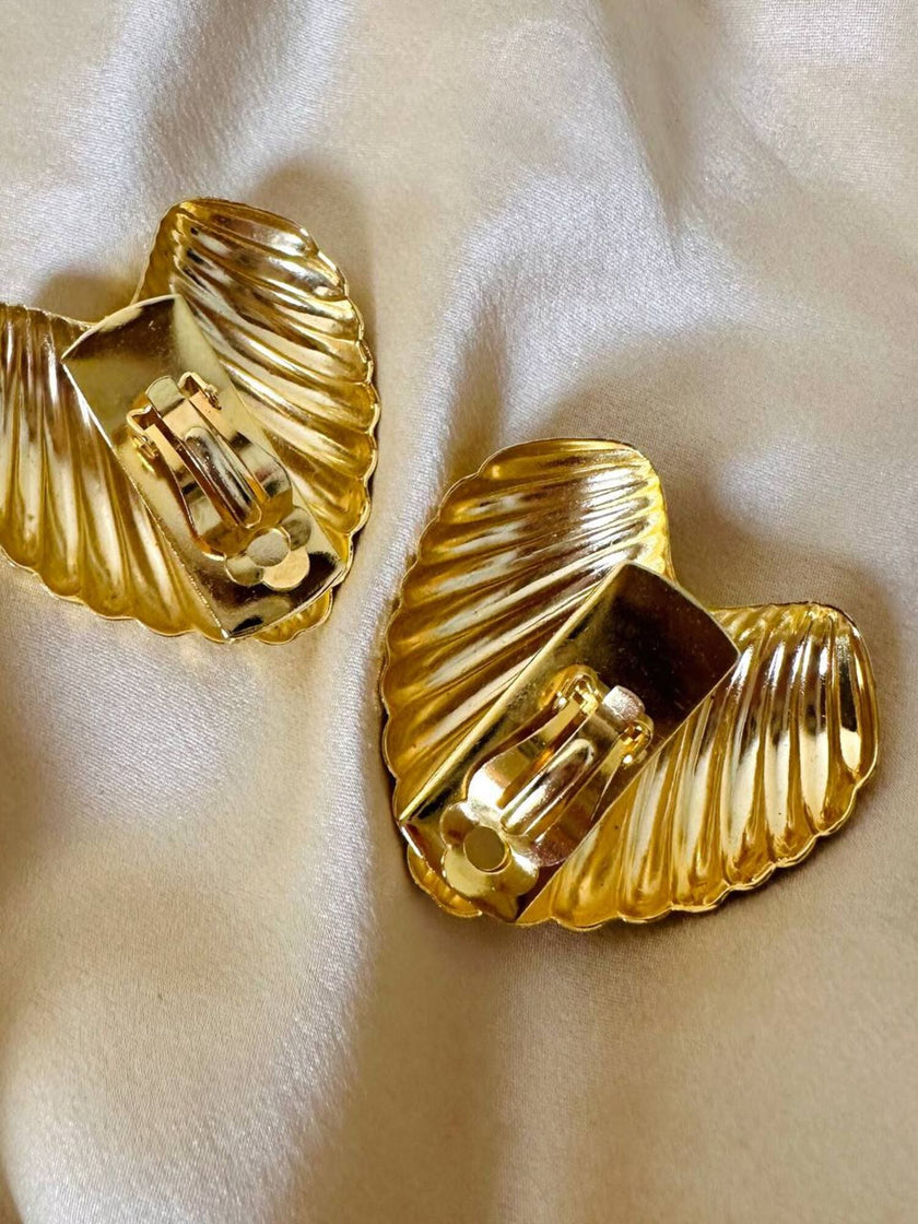 Clip cannelé oro a forma di cuore rovesciato