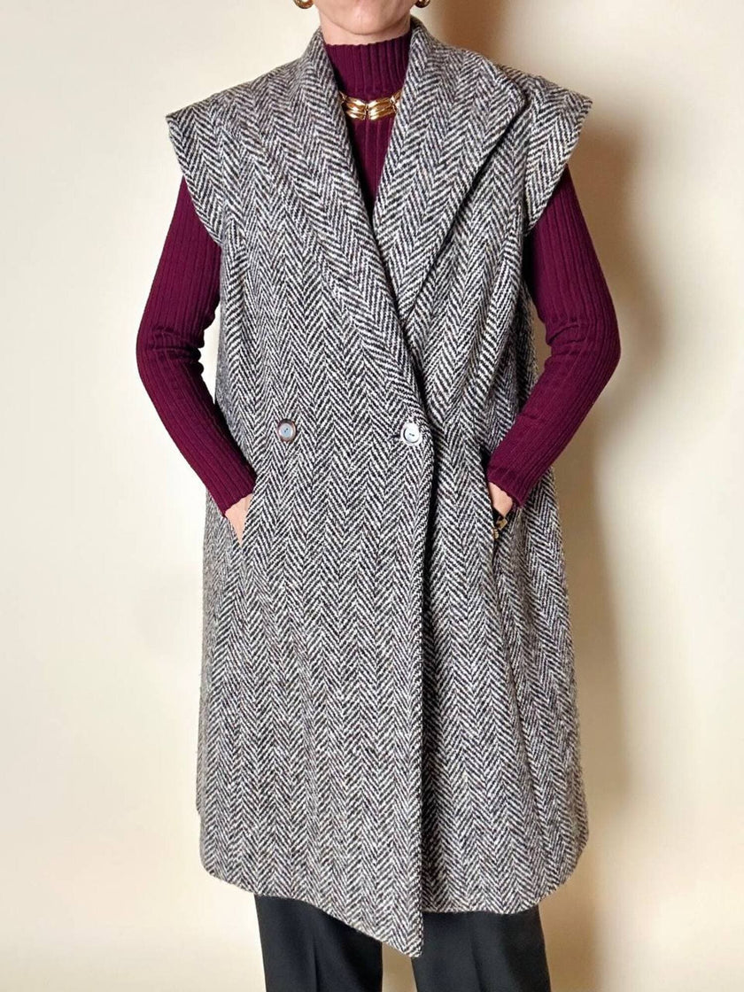 Gilet lungo doppiopetto in tweed a spina di pesce bianco e marrone