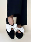 Scarpe vintage Yves Saint Laurent in camoscio nero con maxi fiocchi bianchi