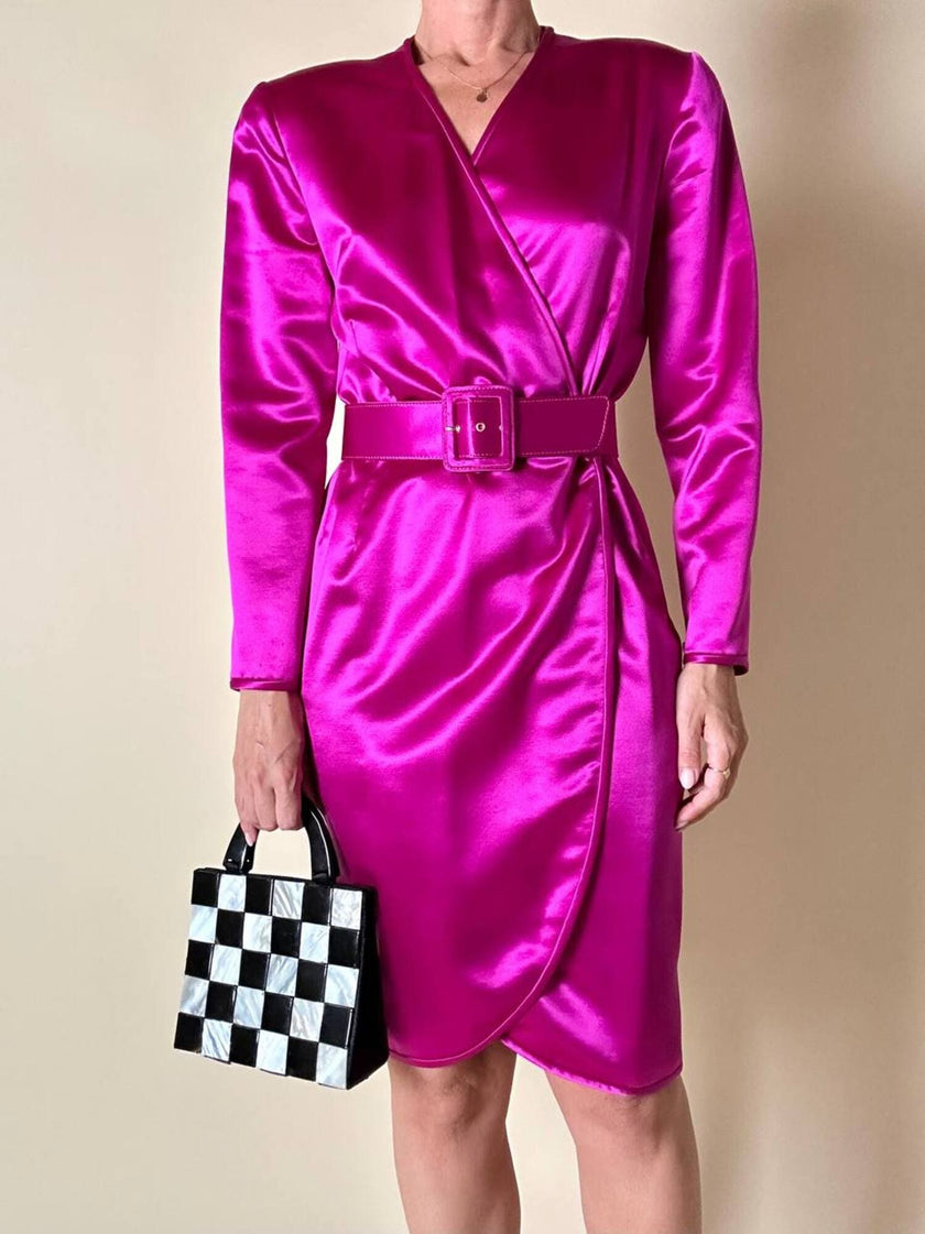 Wrap dress in raso ciclamino con cintura in coordinato “Sartoria Oriana Neri”