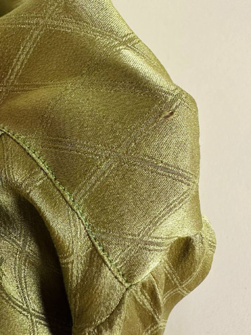 Camicia in seta jacquard verde oliva con motivo a losanghe