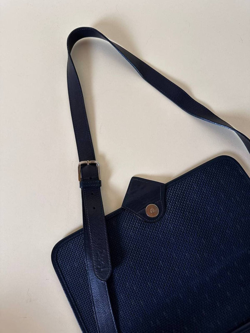 Borsa messenger in tessuto plastificato e pelle blu “Yves Saint Laurent”