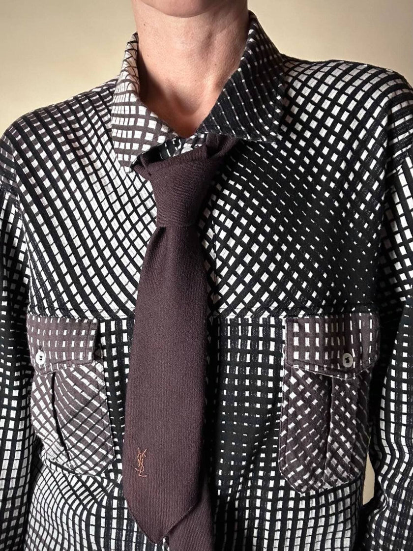 Cravatta Yves Saint Laurent vintage in lana marrone con logo ricamato