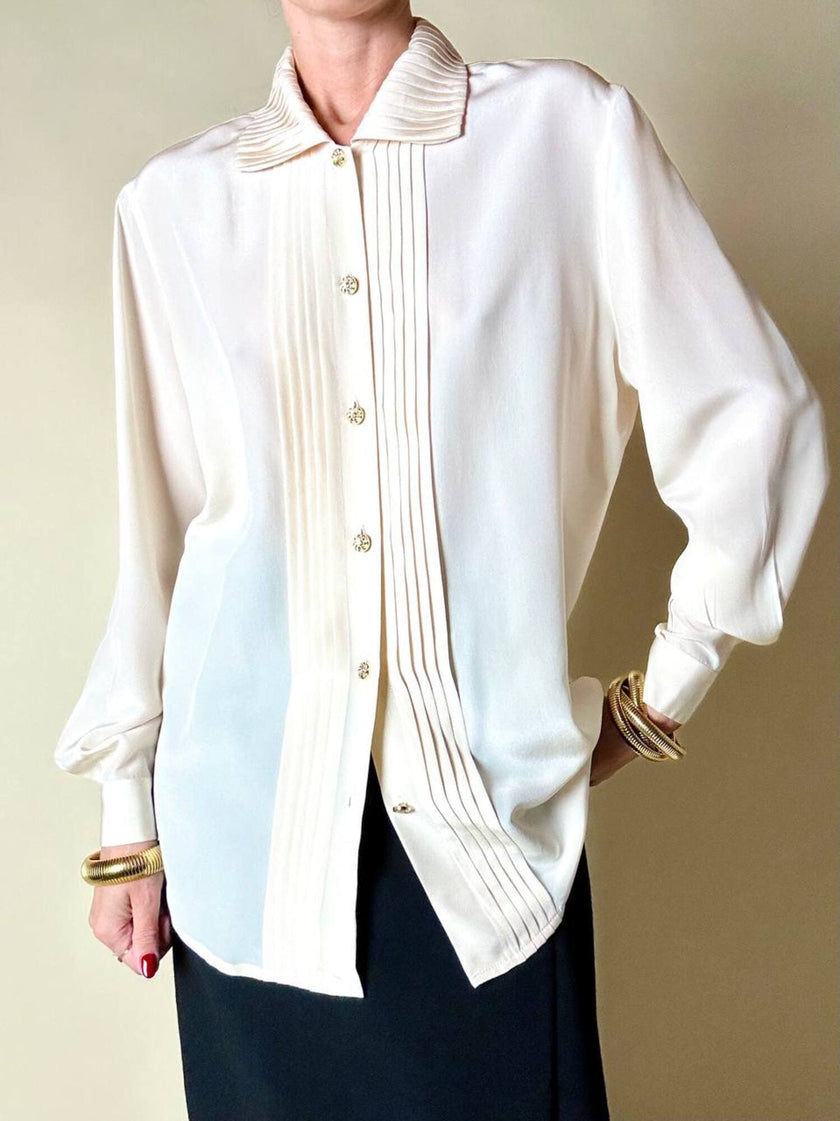Camicia in seta avorio con dettagli plissé e bottoni gioiello “Mori Castello”