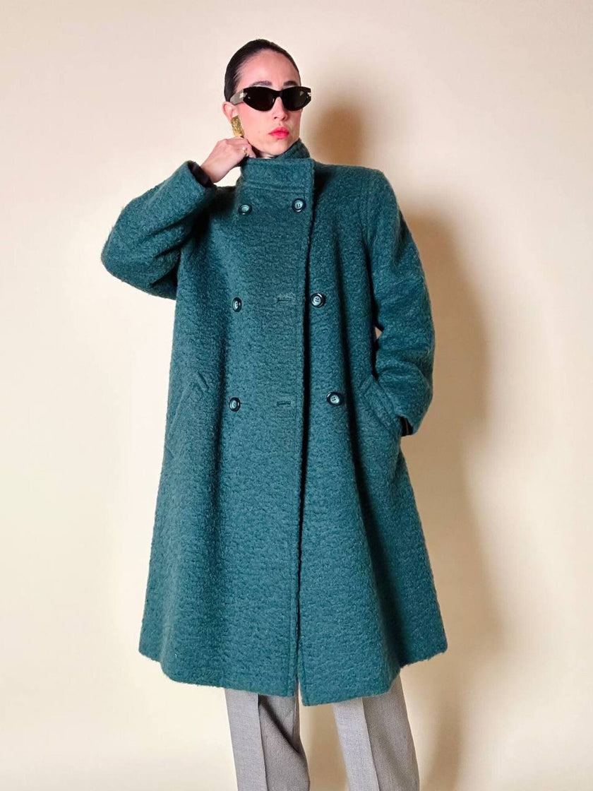 Cappotto doppiopetto in lana bouclé verde bosco con fodera firmata