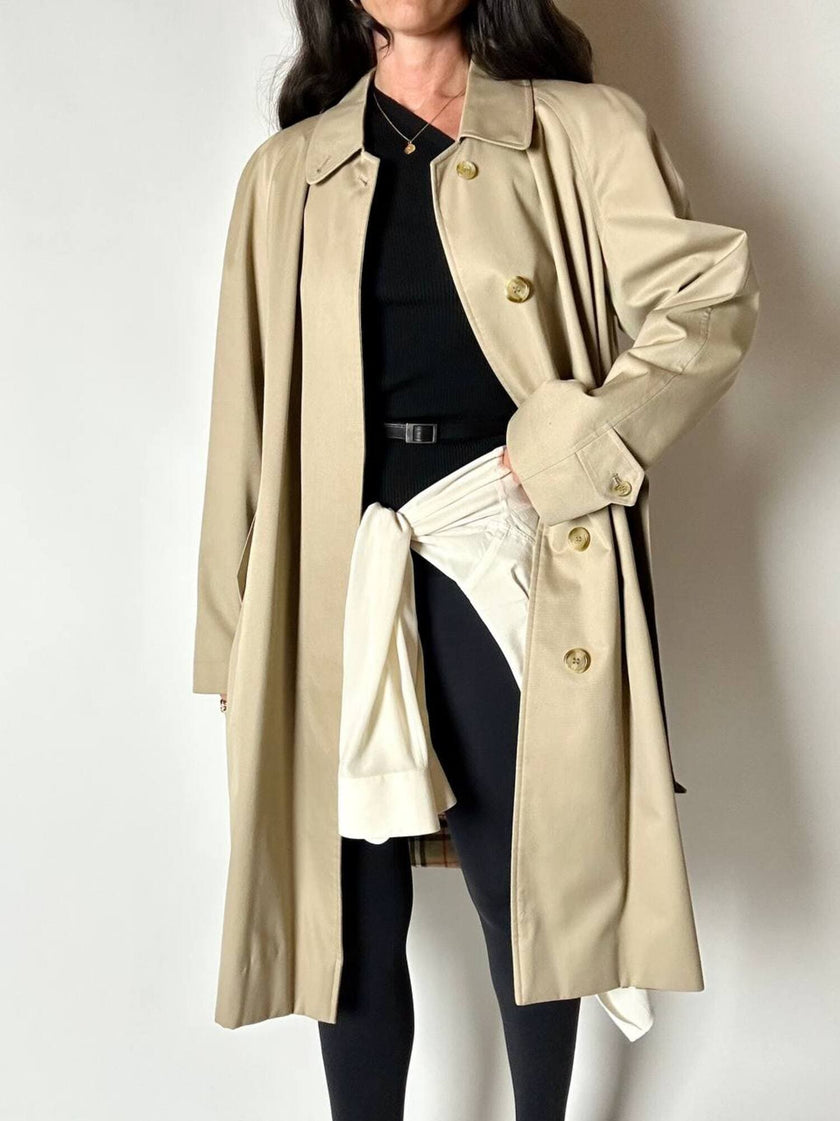 Vintage Burberry’s Trenchcoat aus beigem Gabardine mit passendem Gürtel und Check-Futter