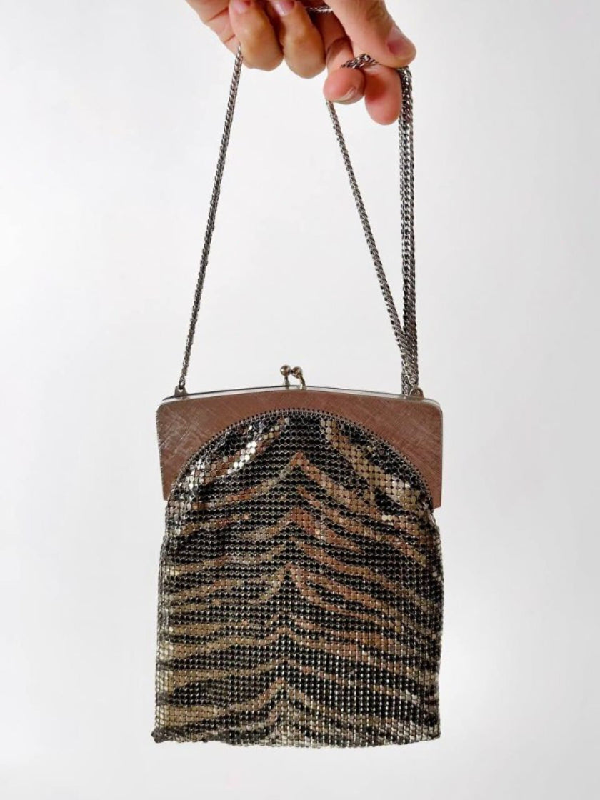 Borsa vintage Whiting & Davis in maglia metallica argento stampa zebra Made in U.S.A.