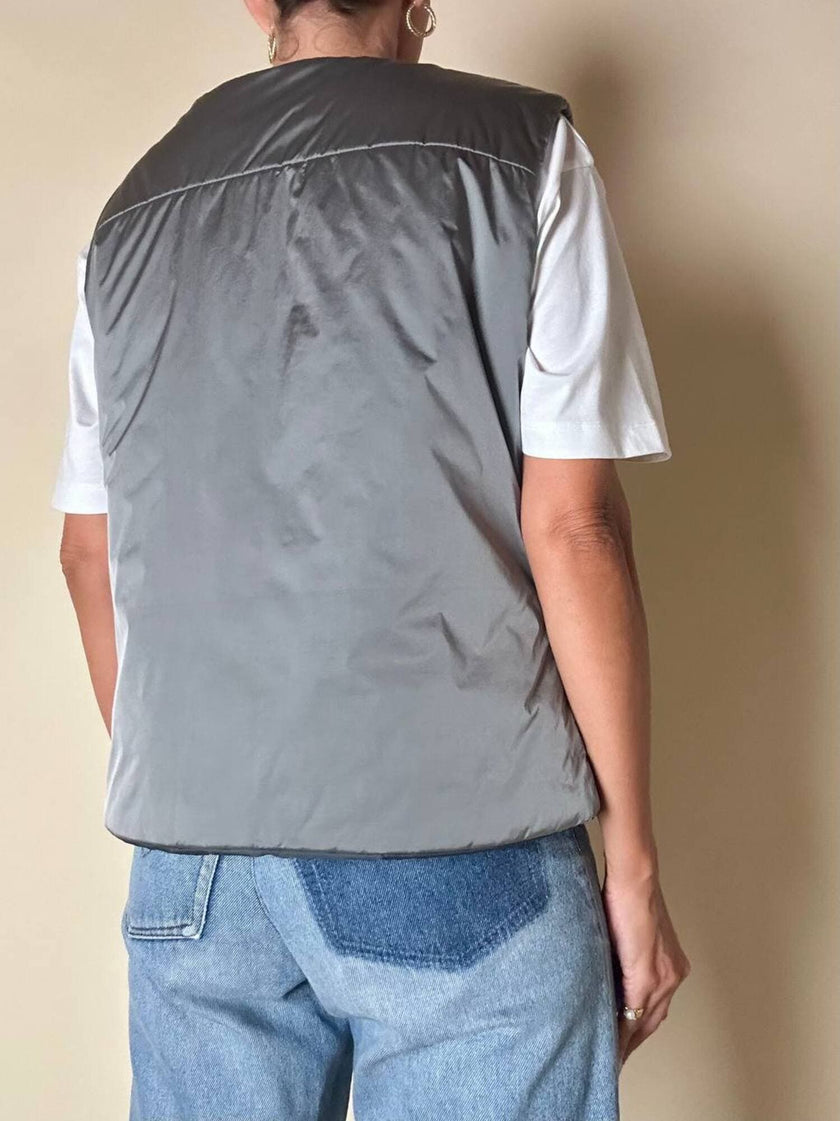 Gilet tecnico imbottito in nylon argento “Fendissime”