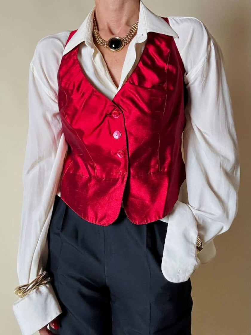 Gilet rosso in shantung di seta con incrocio sulla schiena