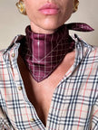 Mini foulard vintage Yves Saint Laurent bordeaux con loghi avorio