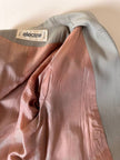 Blazer doppiopetto Ēlectre in rasato di lana beige con taglio ricercato e impunture in tinta