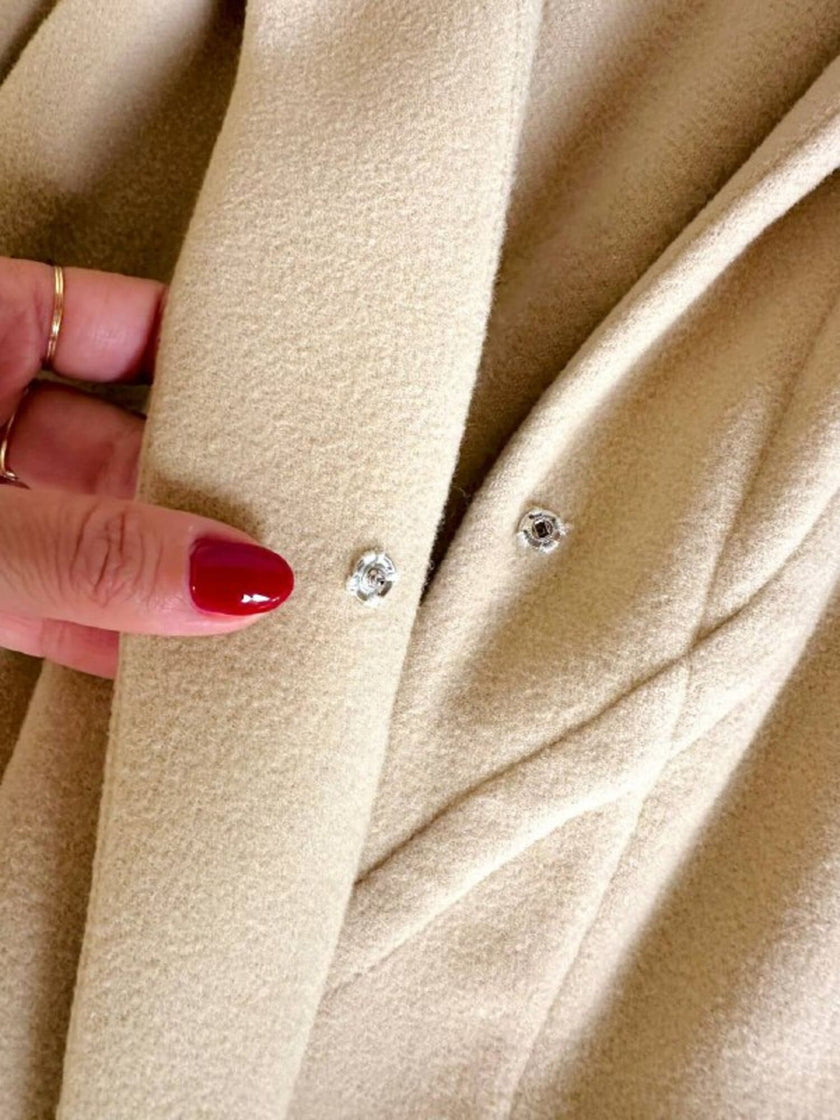 Cappotto lungo a vestaglia con cappuccio in drap di lana beige “Yves Saint Laurent”