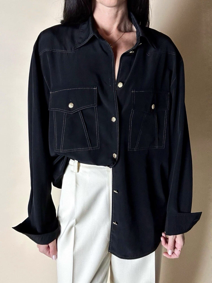 Camicia vintage nera con tasche applicate sul petto cuciture in lamé oro e bottoni dorati