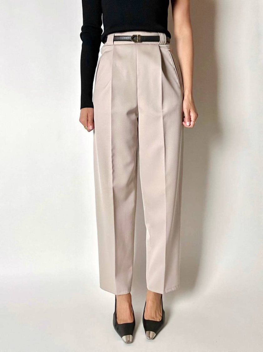 Pantalone vintage in fresco di lana greige con pince e abbottonatura su ambo i lati