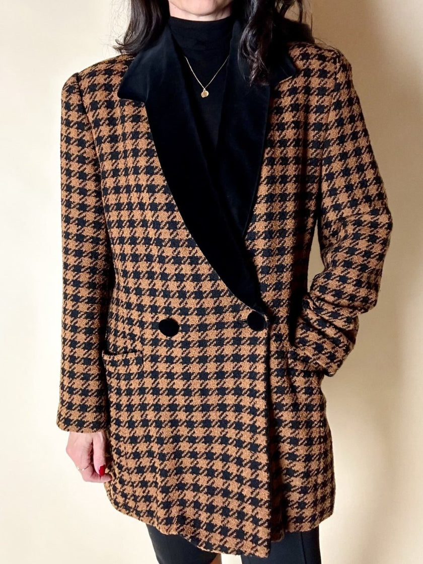 Blazer vintage Laurèl doppiopetto in lana bouclé pied-de-poule con riporti in velluto nero