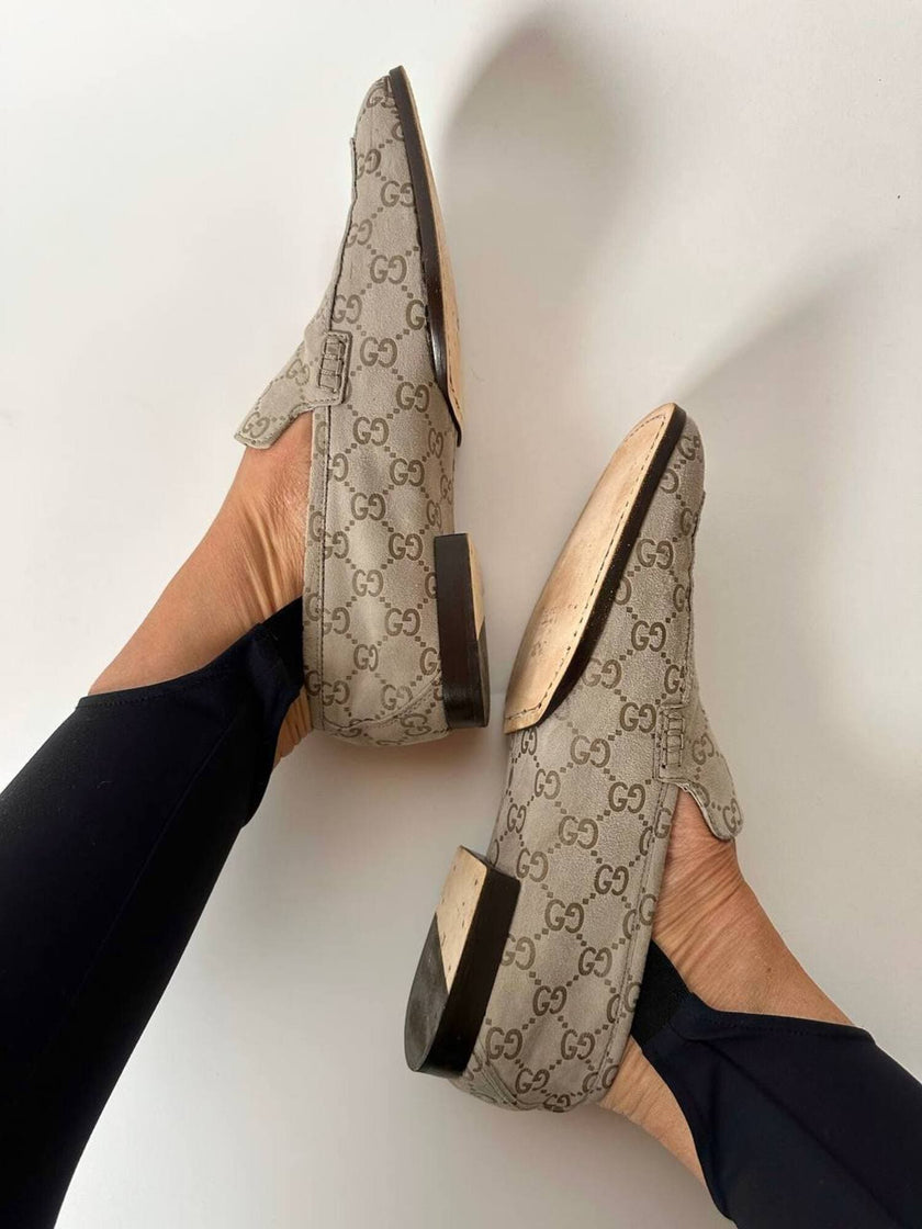 Mocassins Gucci vintage en daim avec motif monogramme GG
