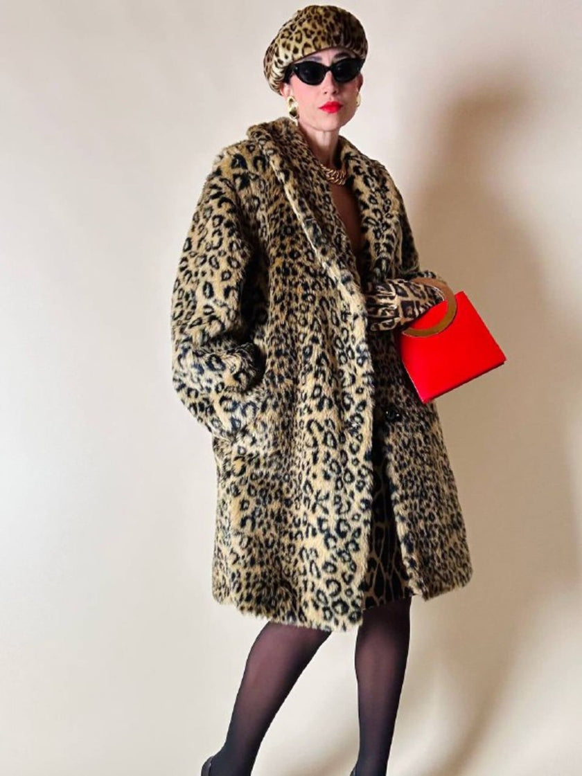 Basco in peluche leopardato “La maison de la fausse fourrure Paris”