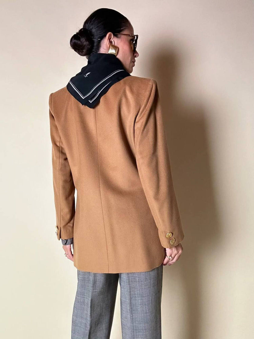 Blazer doppiopetto in lana color biscotto con bottoni dorati “Yves Saint Laurent”