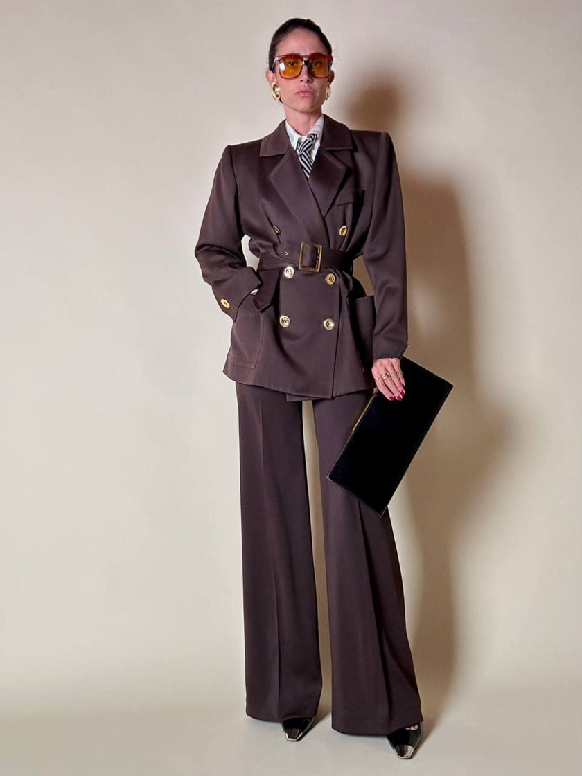 Blazer doppiopetto in lana color cioccolato “Yves Saint Laurent” con pantalone abbinato