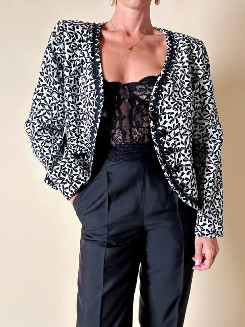 Giacca in cotone piquet bianco con fantasia a fiocchi neri “Yves Saint Laurent”