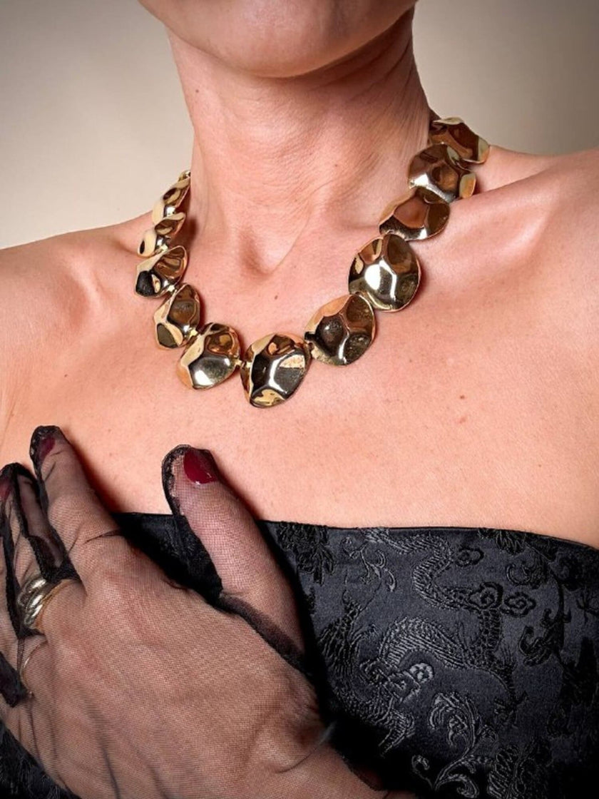 Collier dorato a pepite