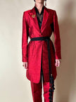 Tailleur pantalone rosso in shantung di seta grezza