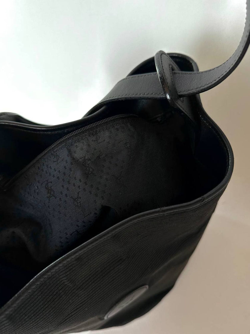 Secchiello vintage Yves Saint Laurent in tessuto nero millerighe con riporti in pelle