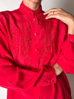 Camicia vintage in pura seta rossa con ricamo a mano