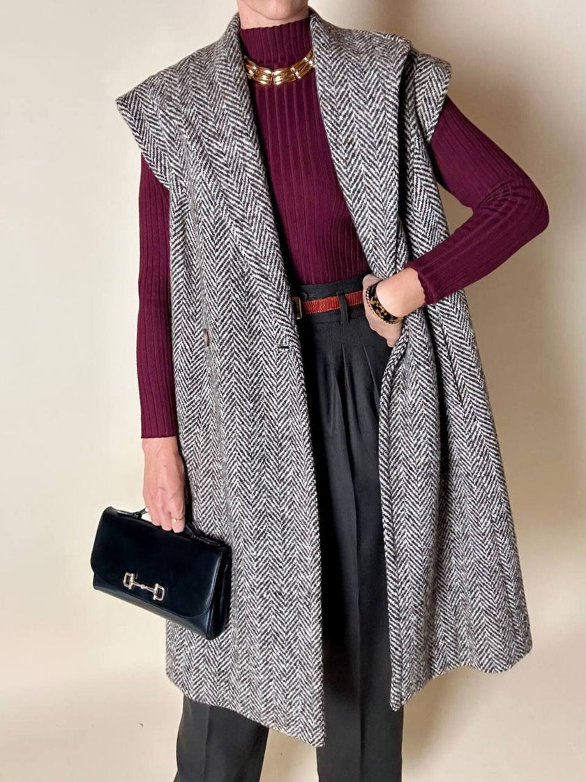 Gilet lungo doppiopetto in tweed a spina di pesce bianco e marrone
