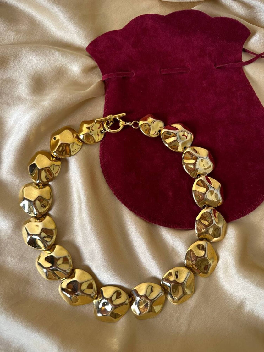 Collier dorato a pepite