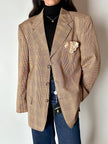Blazer vintage oversize in fresco di lana principe di Galles beige e marrone con pochette in seta Vincam