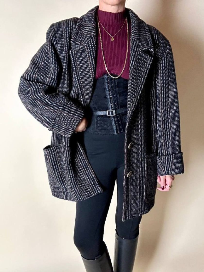 Manteau-blazer Yves Saint Laurent en tweed avec boutons bijoux logotés
