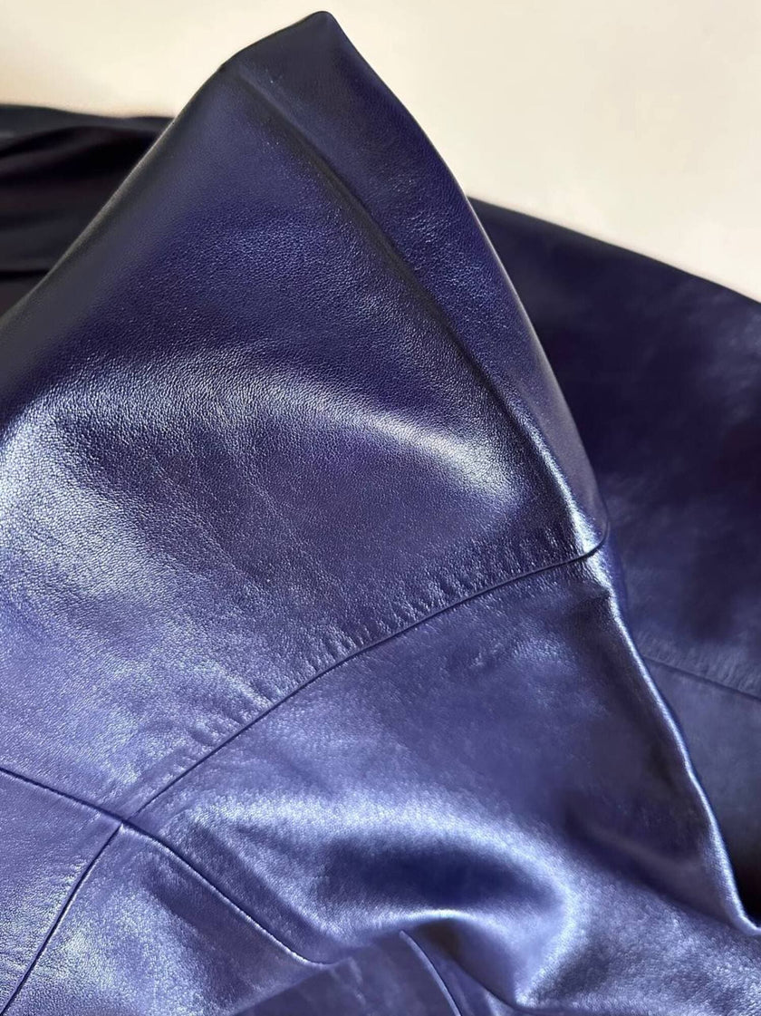 Pantalones Loewe de talle alto en napa color arándano con botón con logo