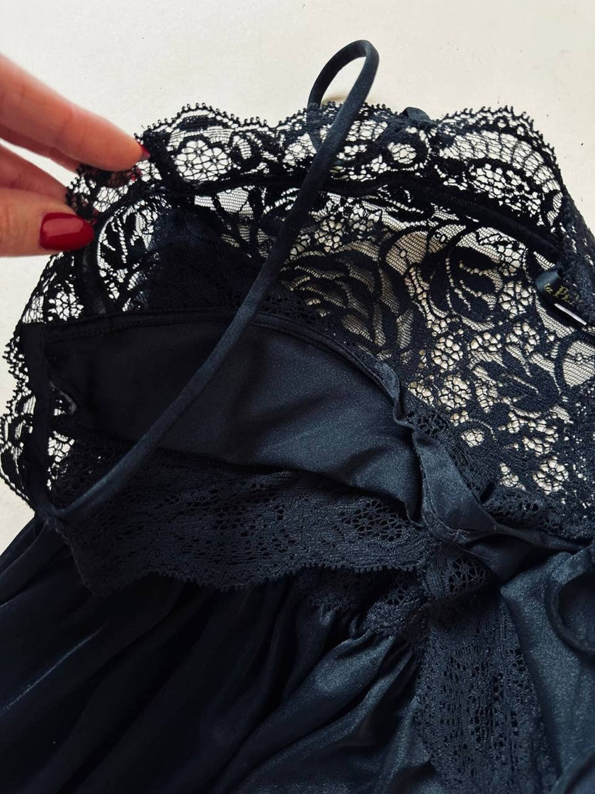 Slip dress nero in pizzo con coppe a balconcino “La Perla”