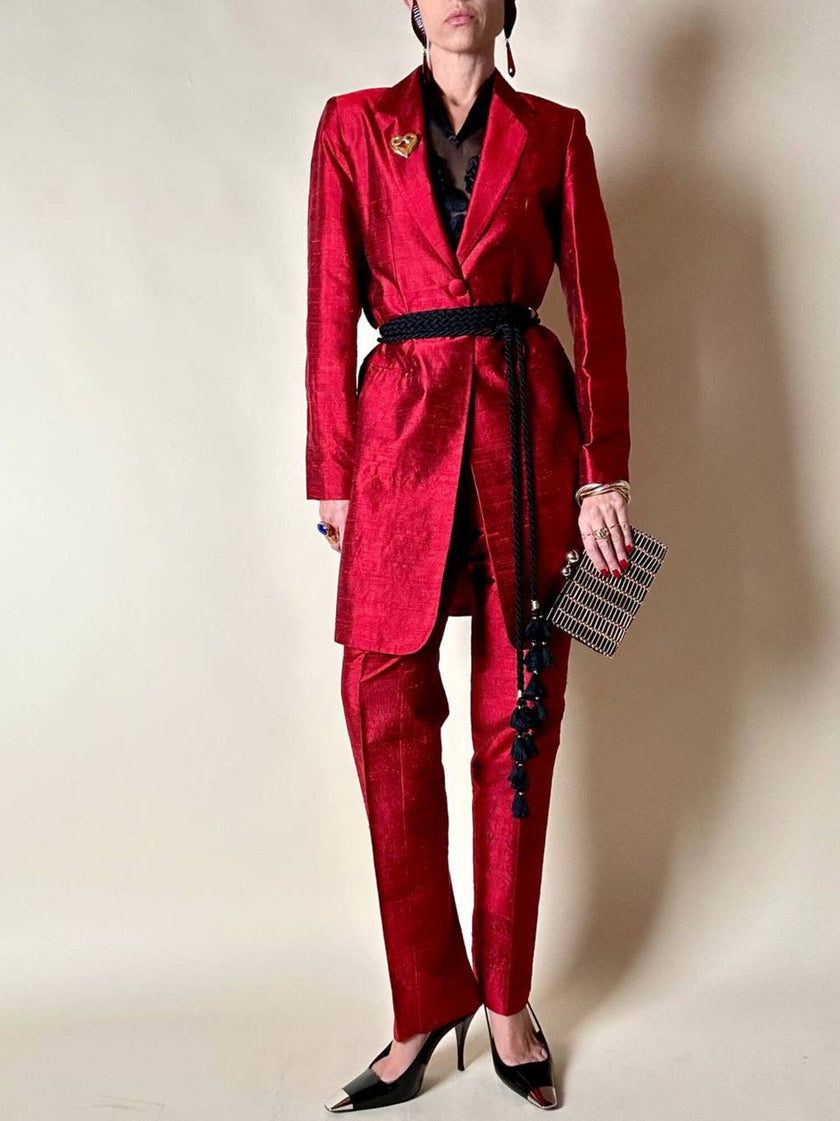 Tailleur pantalone rosso in shantung di seta grezza