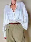 Camicia in raso avorio con bottoni gioiello “Divina”