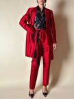 Tailleur pantalone rosso in shantung di seta grezza