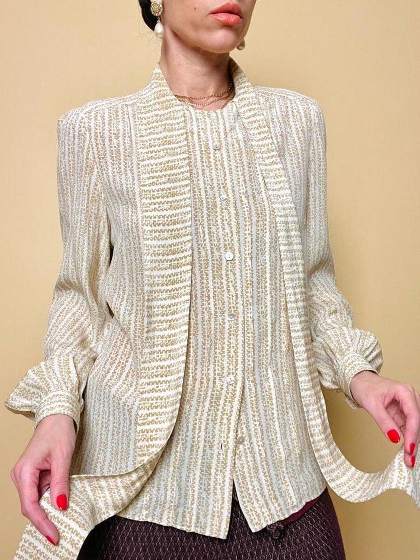 Camicia sartoriale in seta panna fantasia beige con nastro a collo