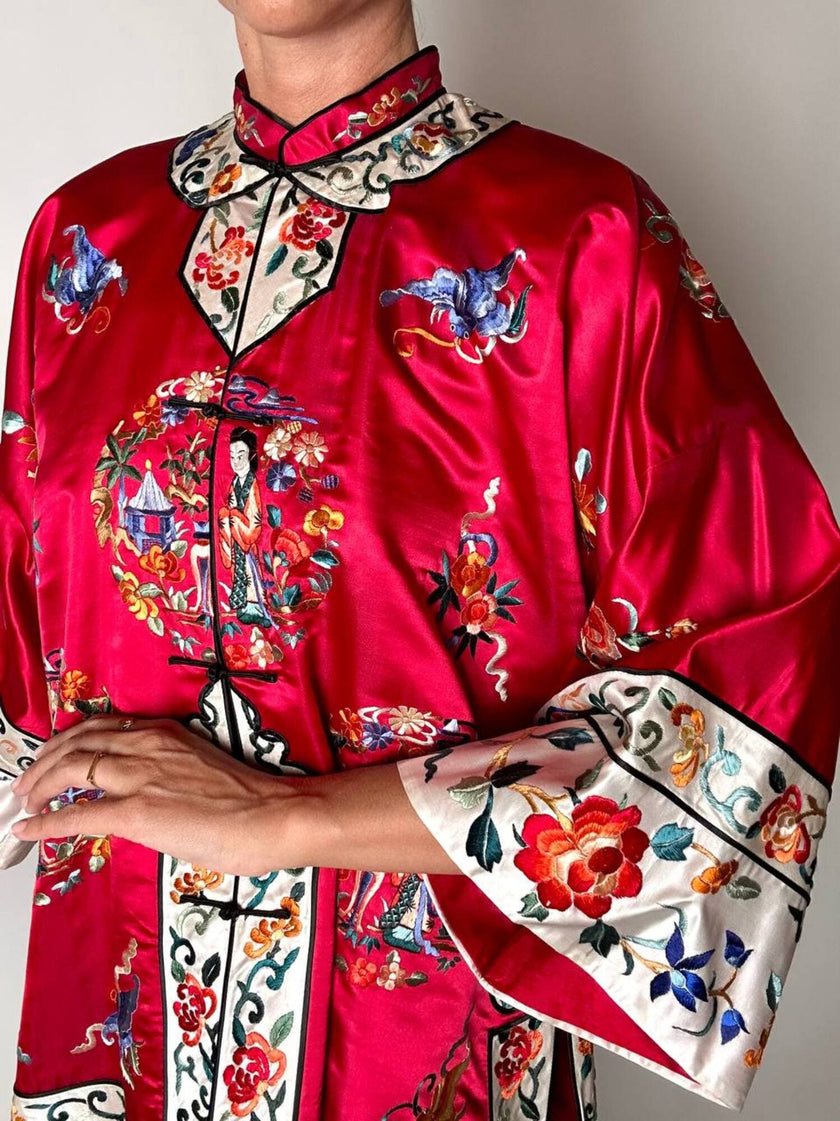 Giacca kimono vintage cinese in raso di seta rossa ricamata a mano