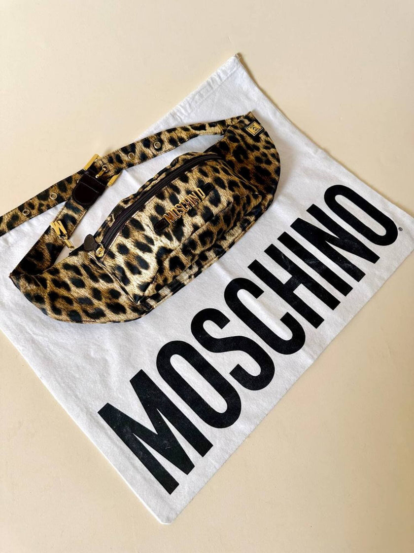 Marsupio in raso leopardato “Moschino”