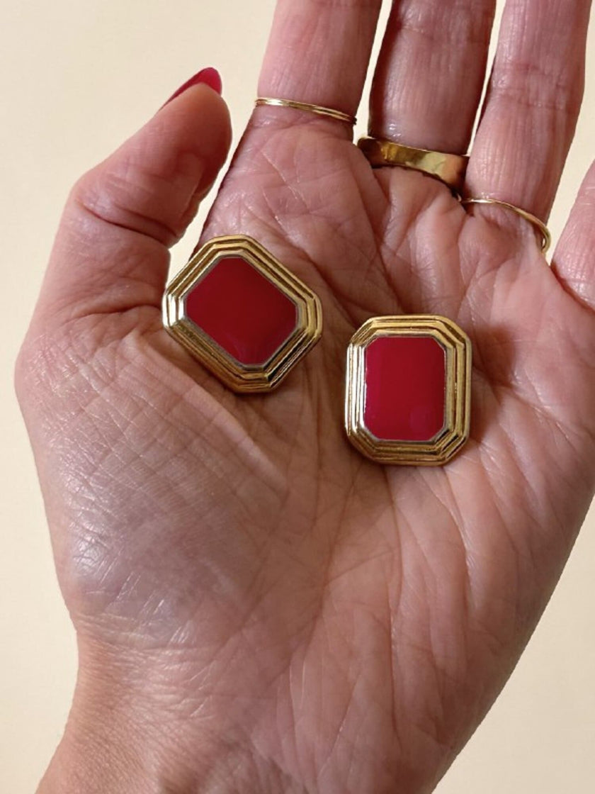 Clip ottagonali in metallo oro e smalto rosso