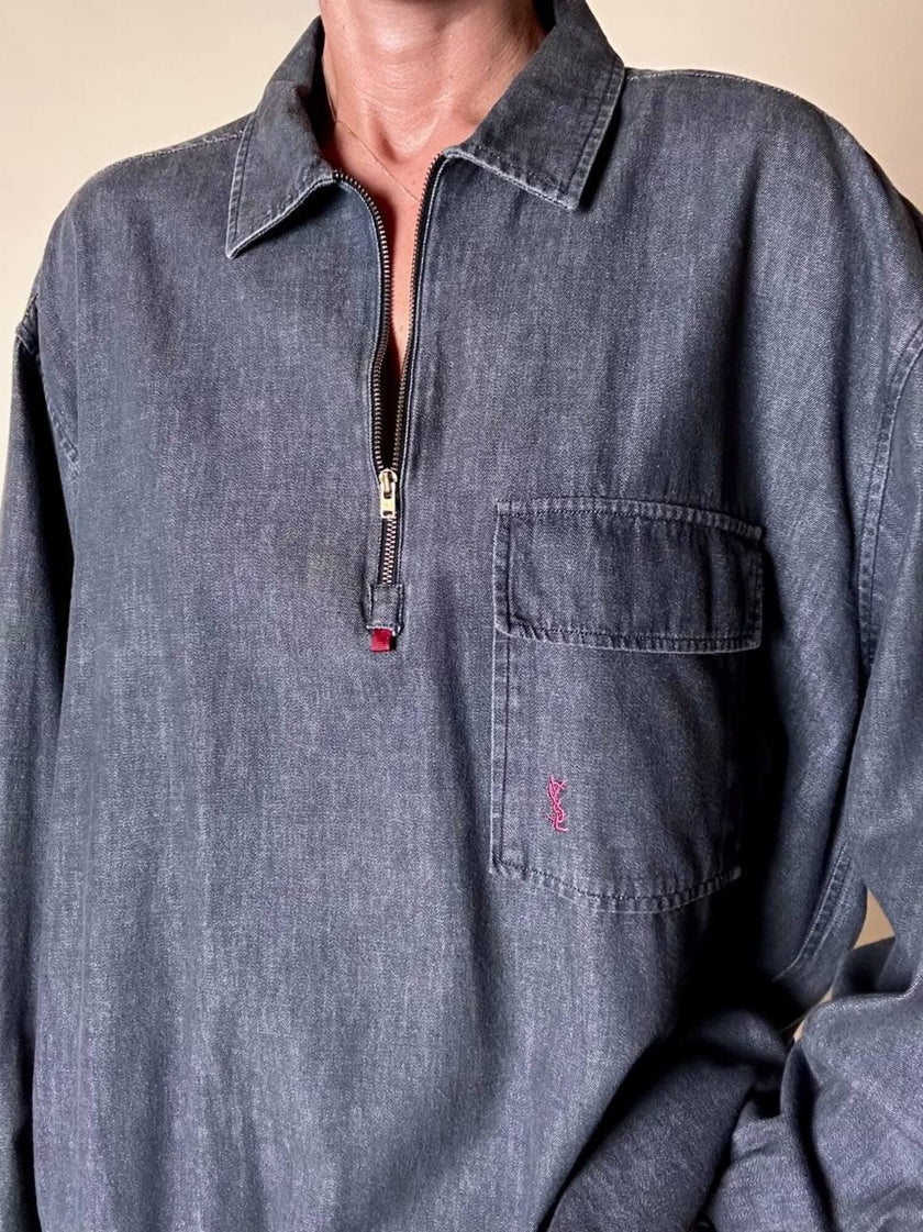 Blusa Yves Saint Laurent oversize in denim grigio con zip e logo ricamato