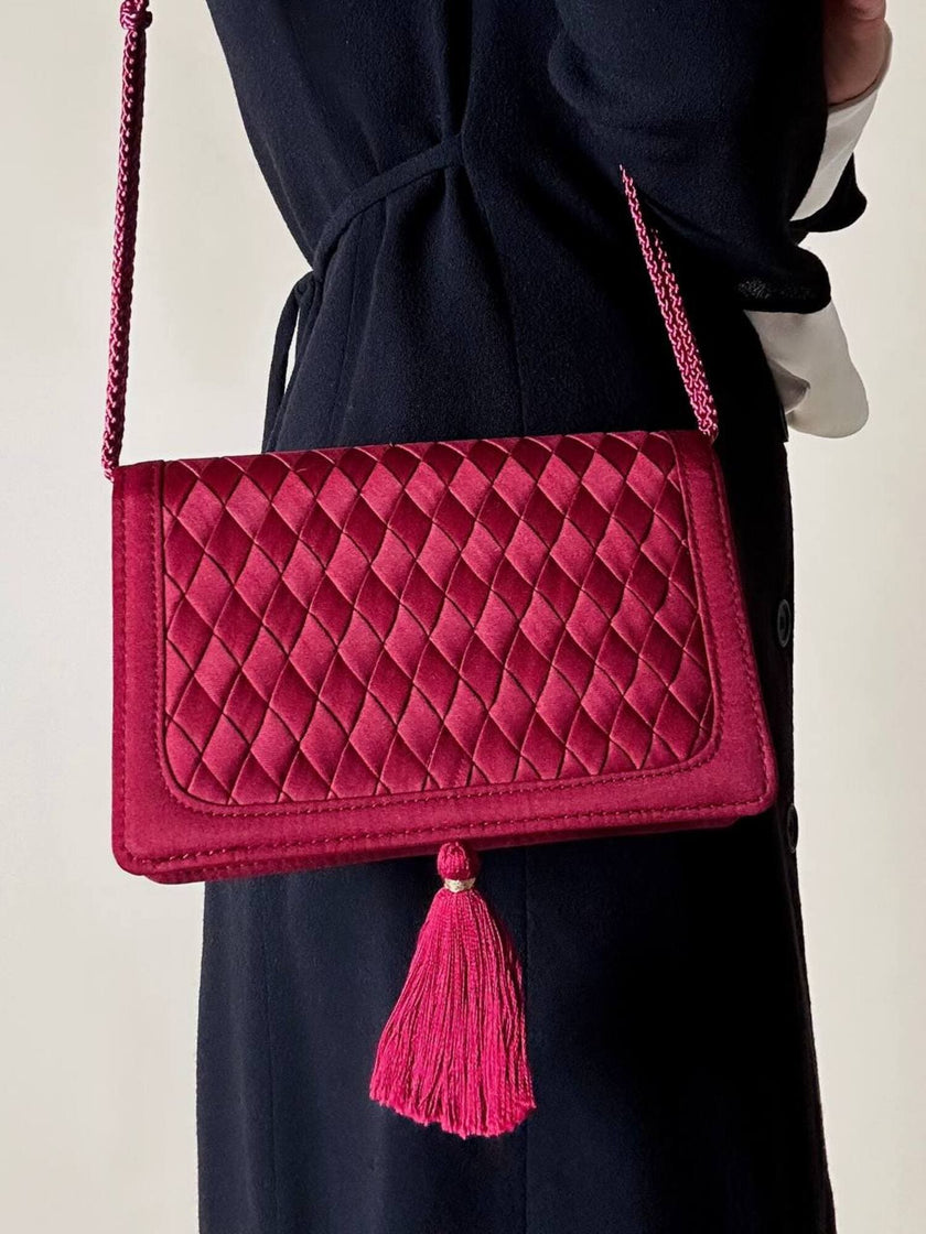 Borsa vintage Guy Laroche Paris in raso color lampone con nappa couture