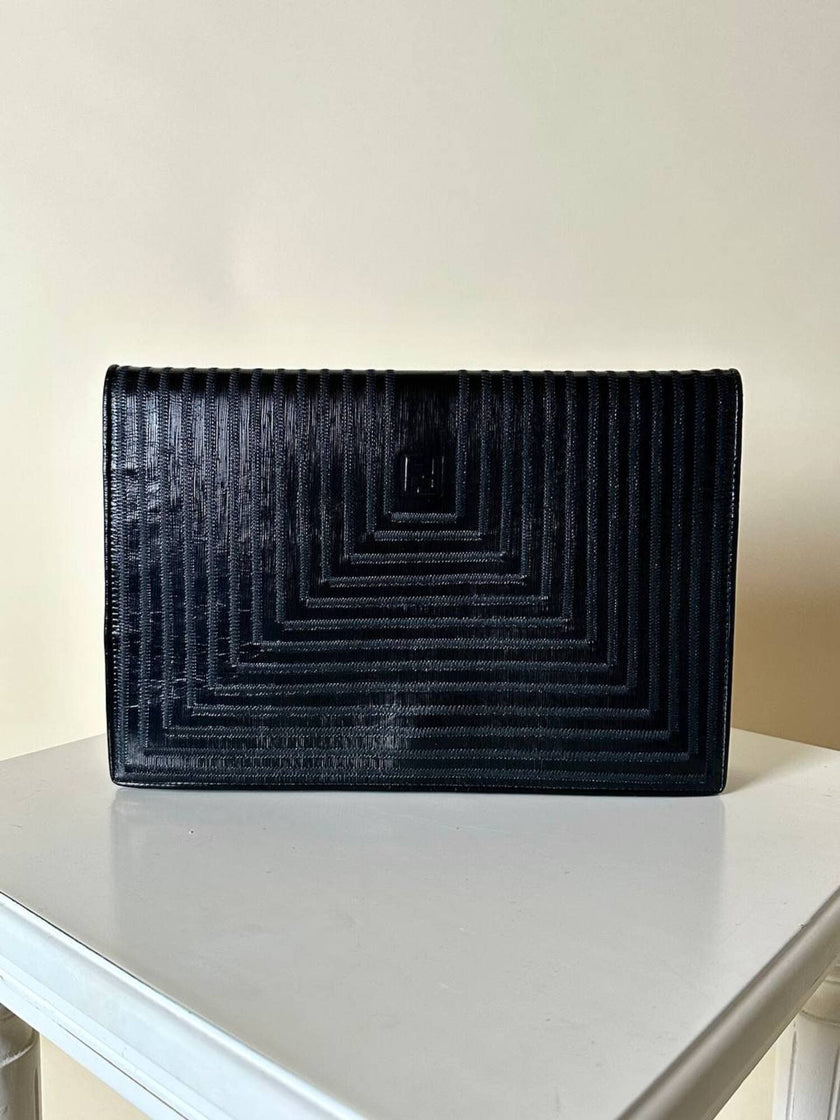 Borsa vintage Fendi in pelle verniciata nera con cuciture concentriche